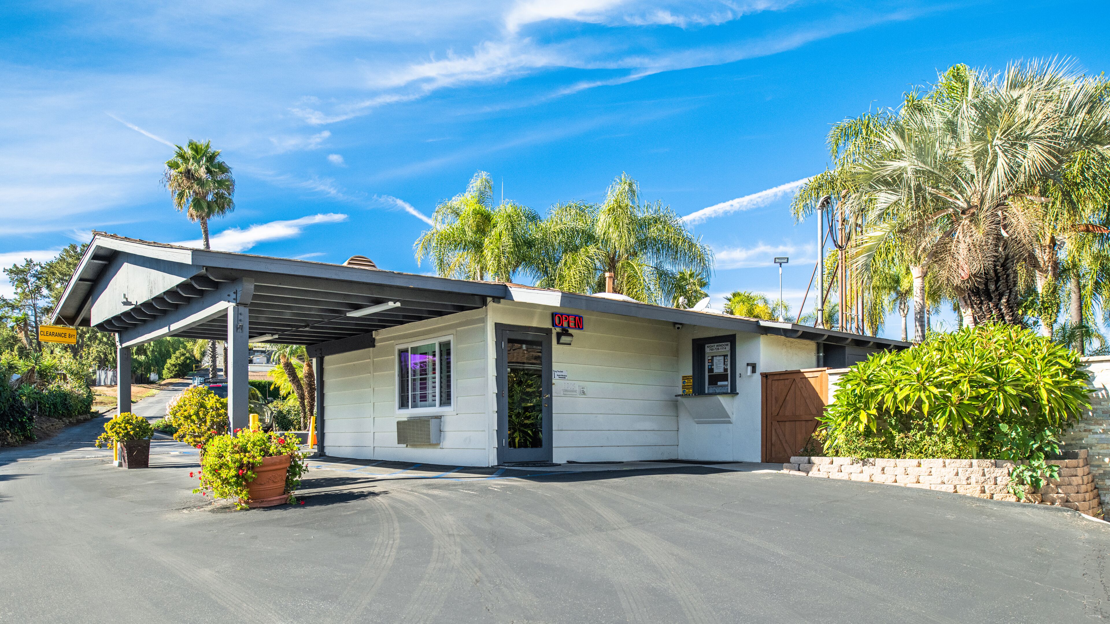 Photo - Fallbrook Country Inn