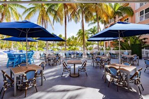 Terrace/patio - DoubleTree Resort by Hilton Grand Key - Key West (Key West)
