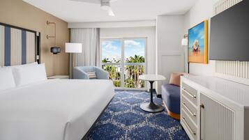 Room, 1 King Bed | Premium bedding, down duvets, in-room safe, desk