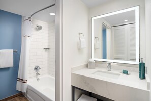 Free toiletries, hair dryer, towels - DoubleTree Resort by Hilton Grand Key - Key West (Key West)