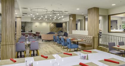 Hilton Garden Inn Phoenix Airport