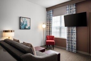 55-inch LCD TV with satellite channels, TV - Hilton Garden Inn Phoenix Airport (Phoenix)