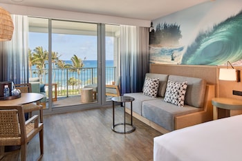 Hypo-allergenic bedding, down comforters, in-room safe at The Ritz-Carlton O