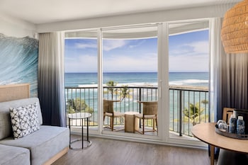 Hypo-allergenic bedding, down comforters, in-room safe at The Ritz-Carlton O