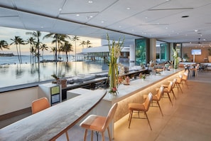 Lobby lounge, ocean views, open daily