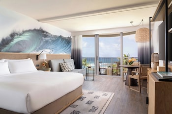 Room, 1 King Bed with Sofa bed, Ocean View | Hypo-allergenic bedding, down comforters, in-room safe at The Ritz-Carlton O