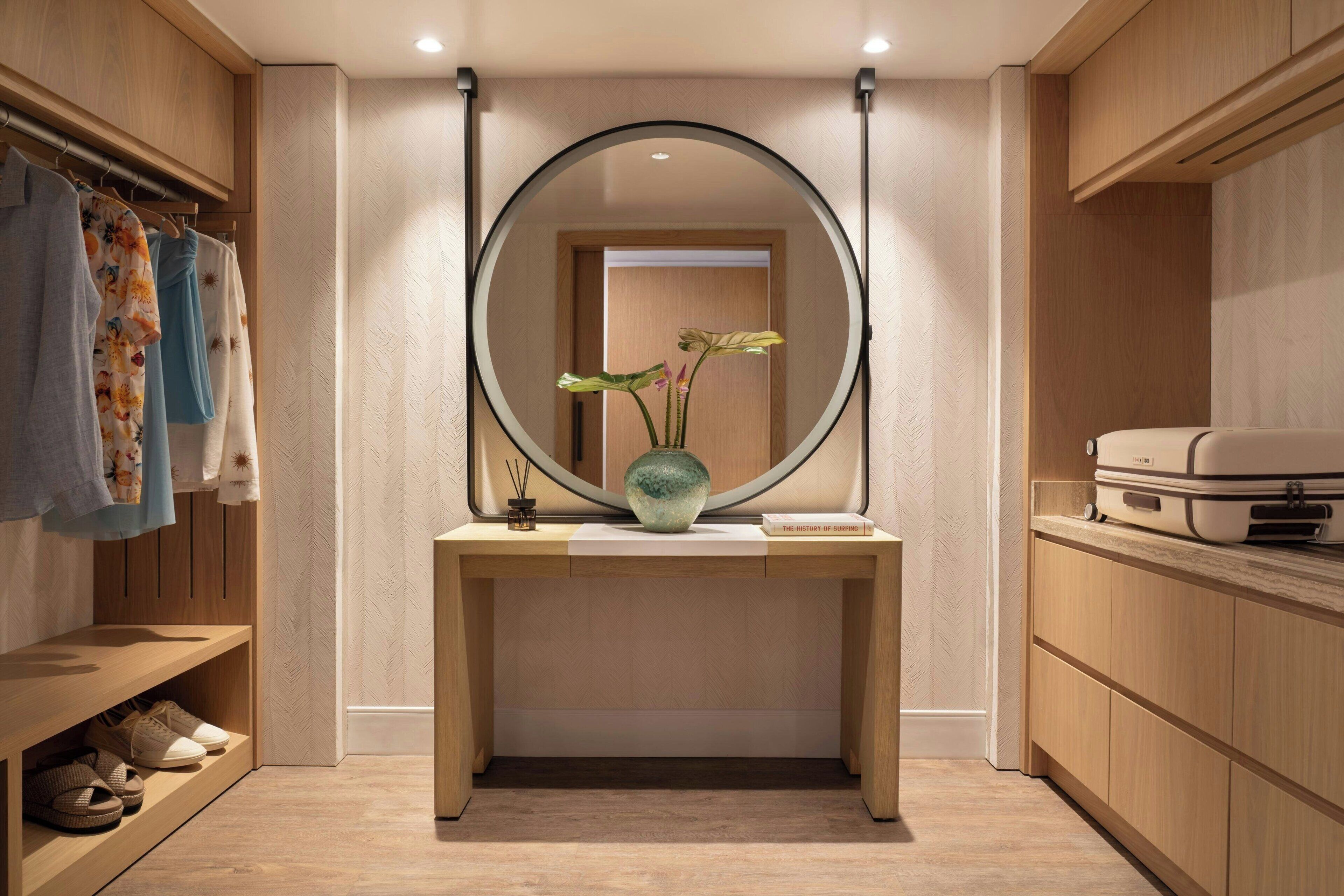 club suite, 1 bedroom | 1 bedroom, hypo-allergenic bedding, down duvets, in-room safe