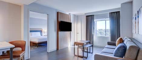 Televisión de pantalla plana de 32 pulgadas con canales por cable