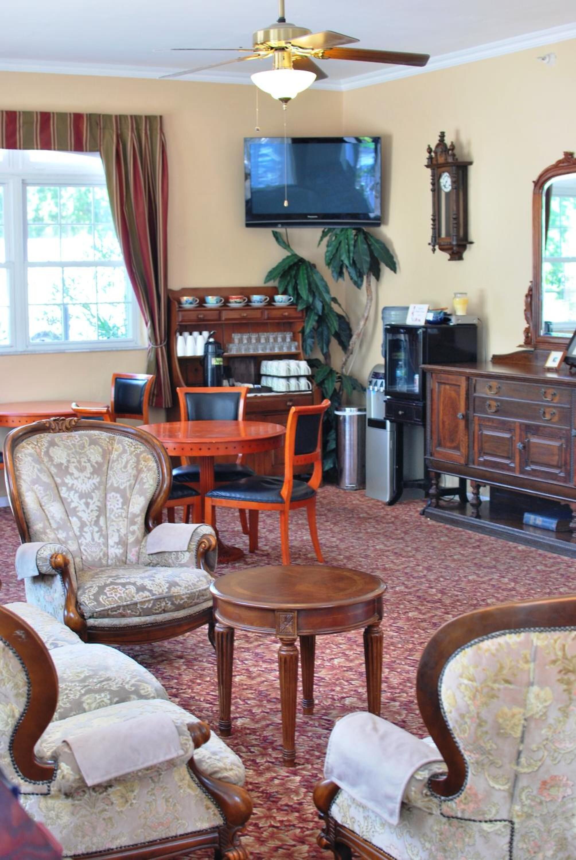 20-inch flat-screen tv with cable channels, tv