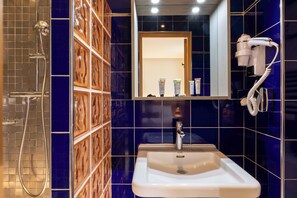Superior Double Room | Bathroom