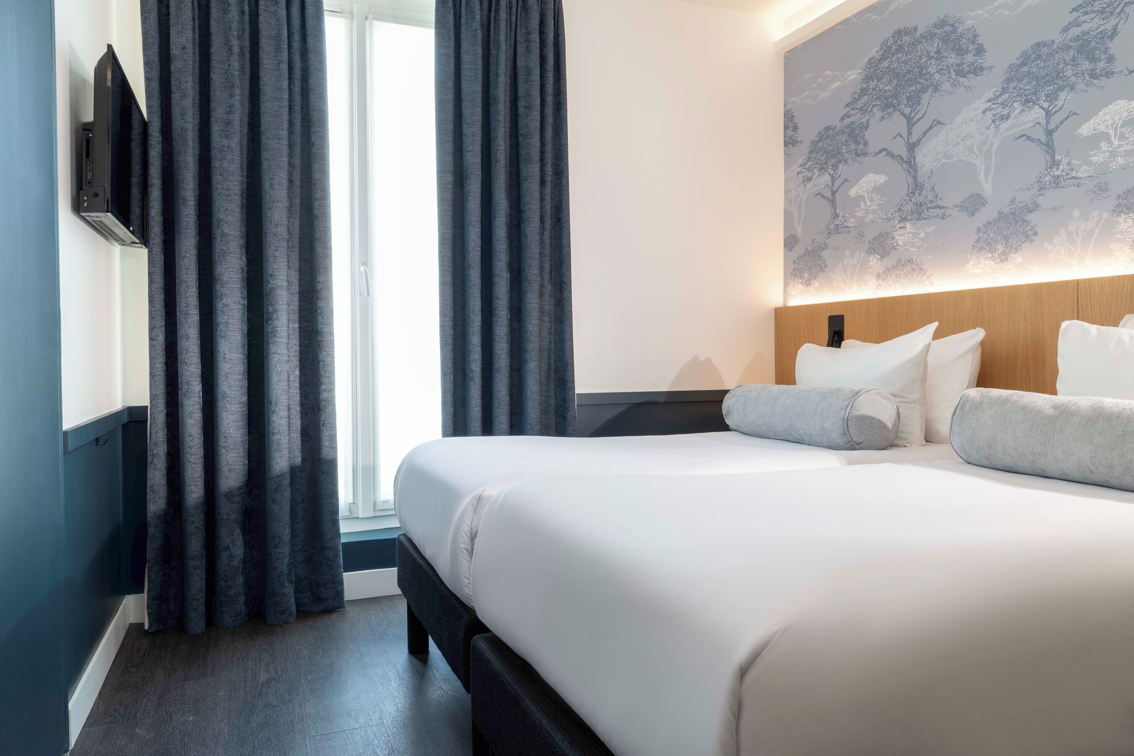 superior twin room | in-room safe, individually decorated, individually furnished, desk