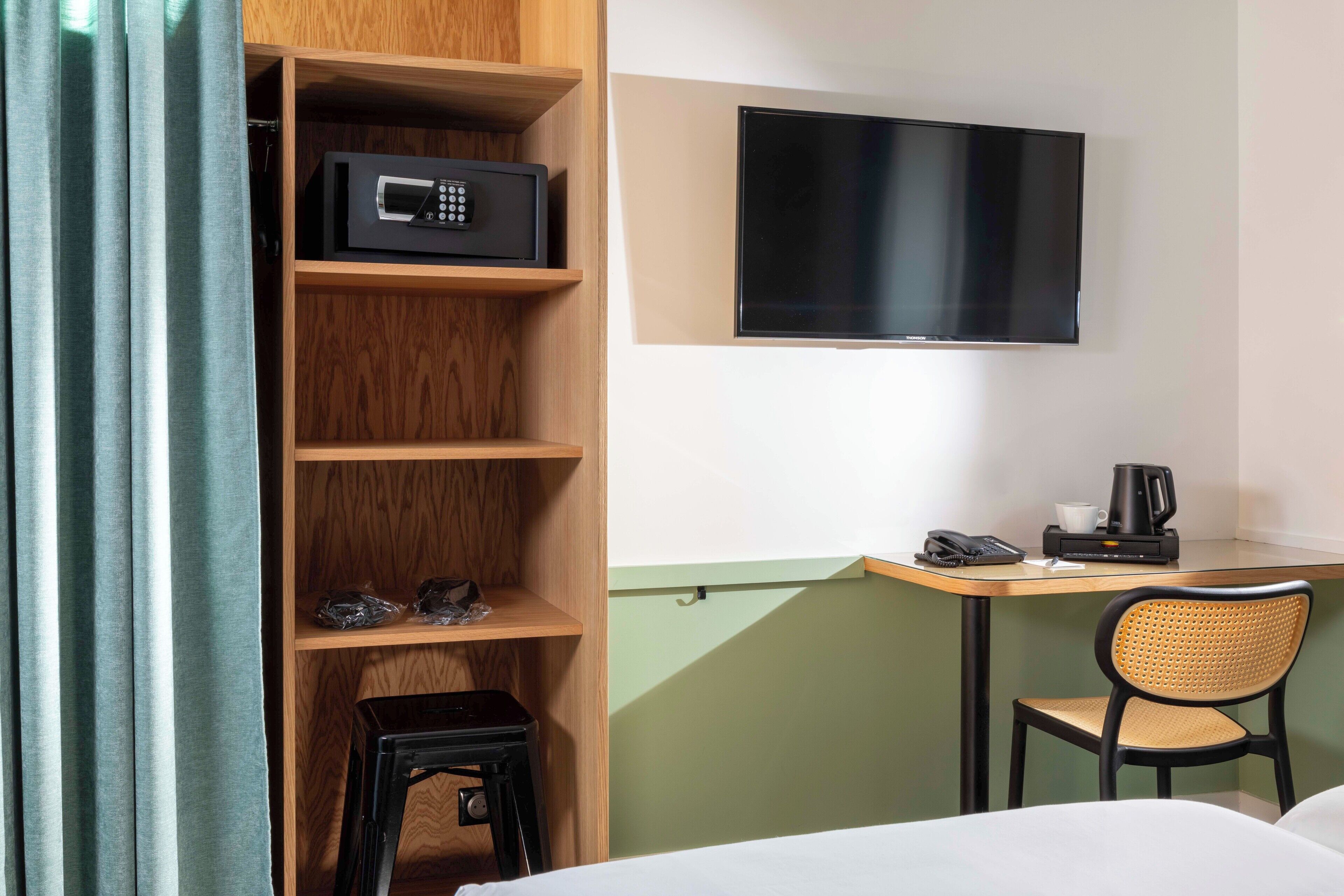 superior twin room | in-room safe, individually decorated, individually furnished, desk