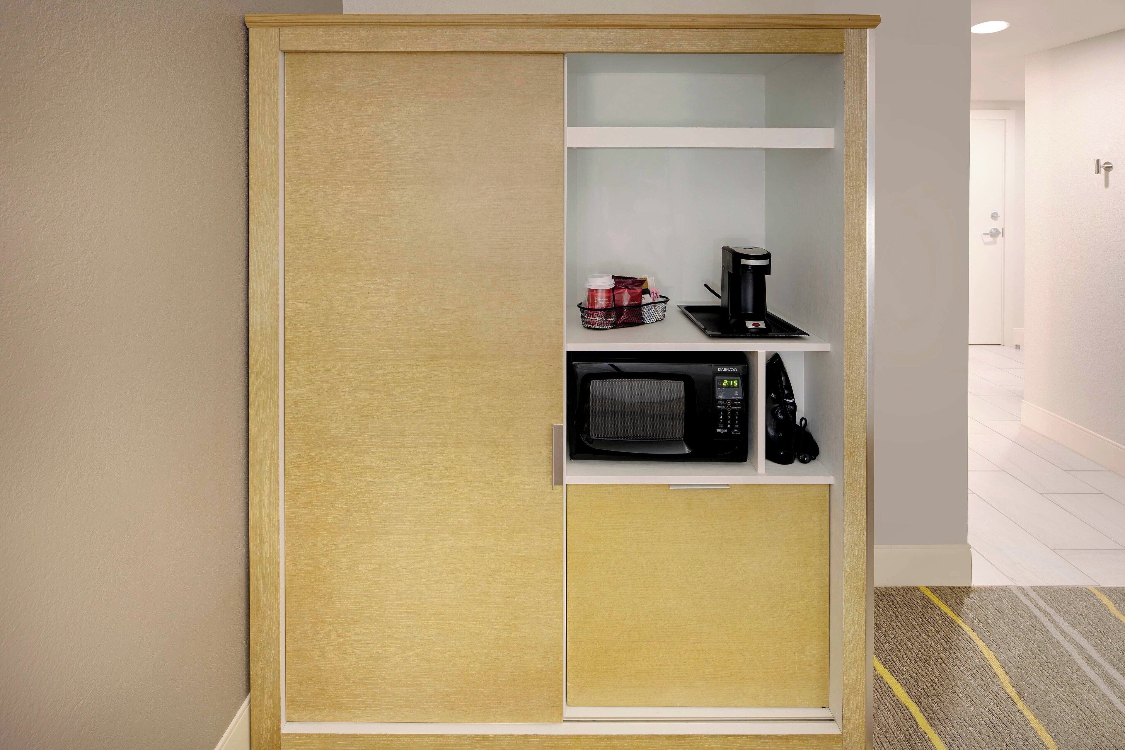 hypo-allergenic bedding, in-room safe, desk, laptop workspace