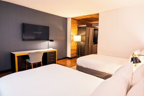 In-room safe, desk, blackout drapes, iron/ironing board - Eurostars Saint Gregory Dupont Circle Georgetown (Washington)