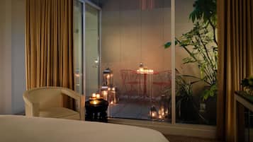 Deluxe Garden Room | Premium bedding, minibar, in-room safe, desk