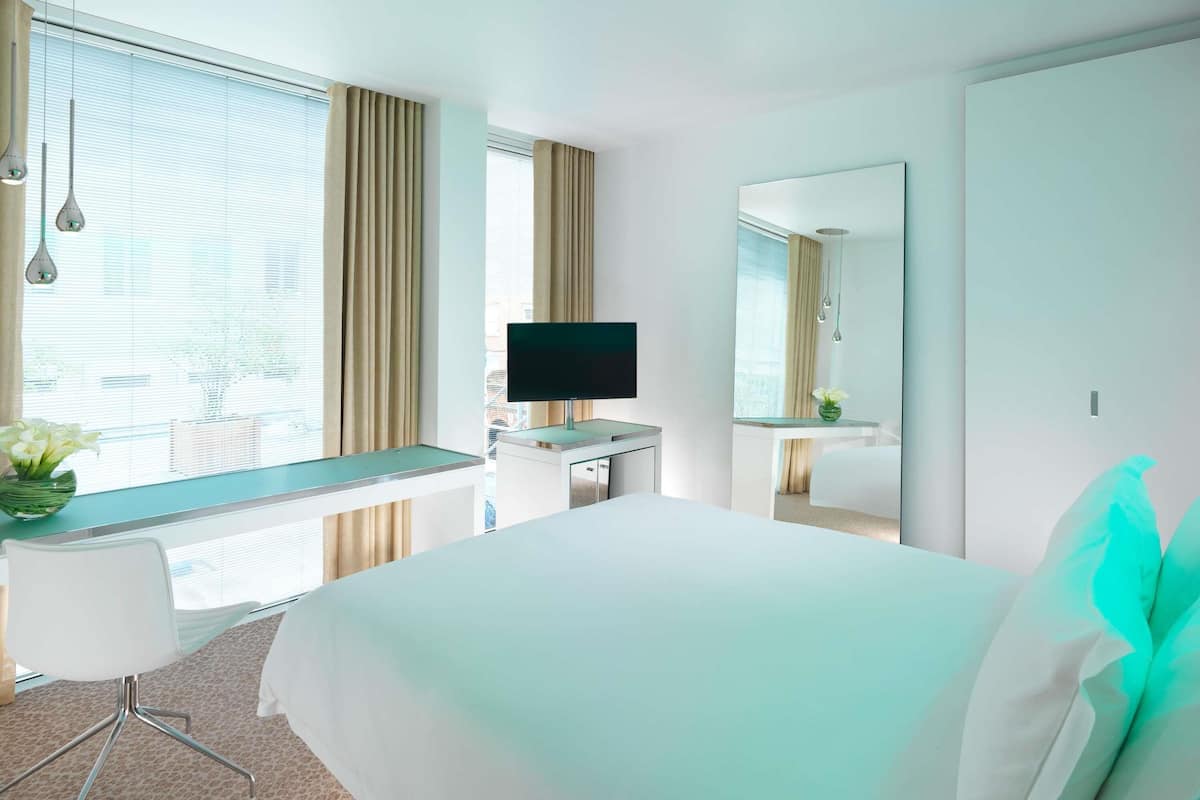 Biancheria da letto di alta qualità, minibar, cassaforte in camera