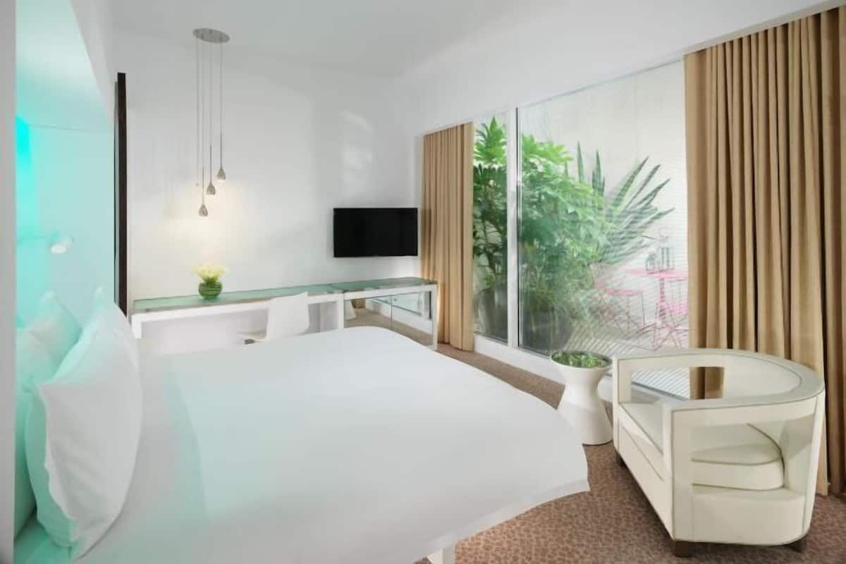 Premium bedding, minibar, in-room safe, desk