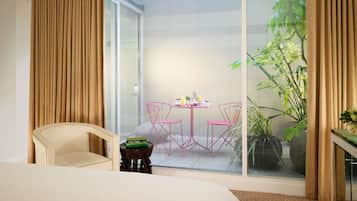 Deluxe Garden Room | Premium bedding, minibar, in-room safe, desk