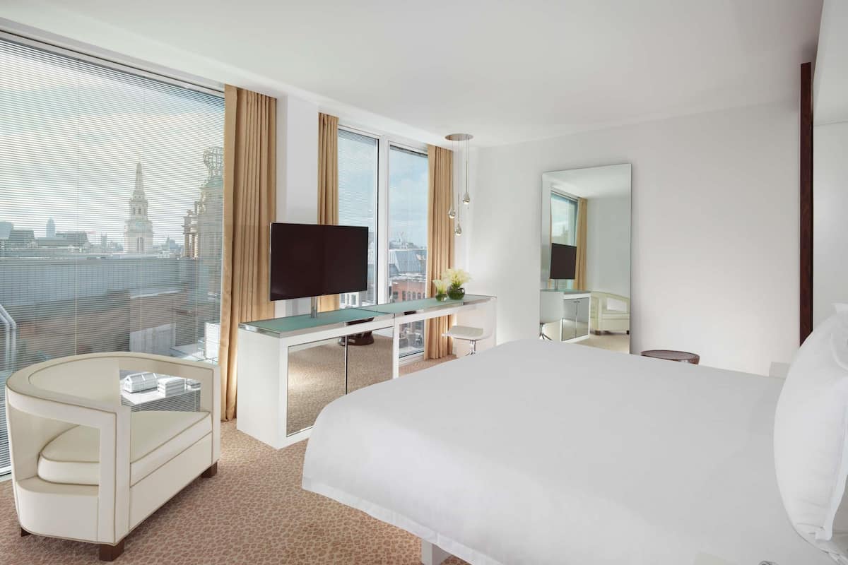 Studio, 1 kingsize-seng | Sengetøy av topp kvalitet, minibar, safe på rommet og skrivebord