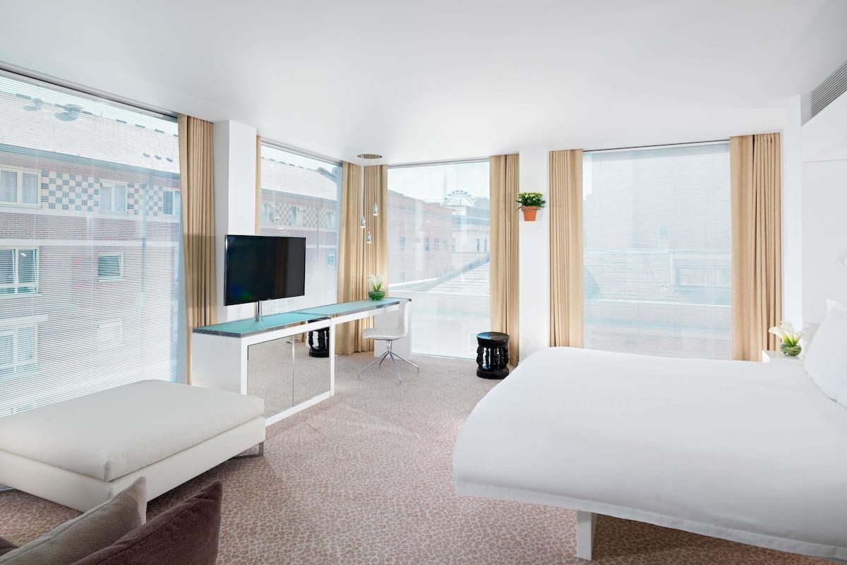 Loft Junior King Suite | Premium bedding, minibar, in-room safe, desk