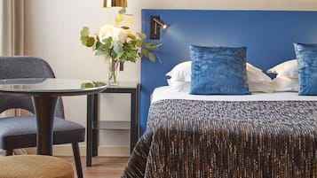 Driepersoonskamer | Luxe beddengoed, een kluis op de kamer, verduisterende gordijnen
