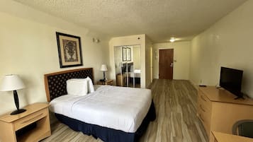 Standard Room,1 King, Accessible | In-room safe, desk, blackout curtains, iron/ironing board