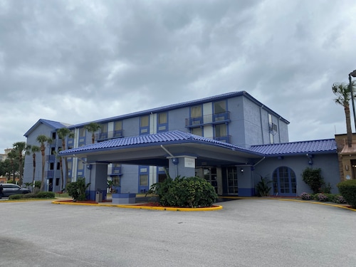 Closed - Monumental Movieland Hotel