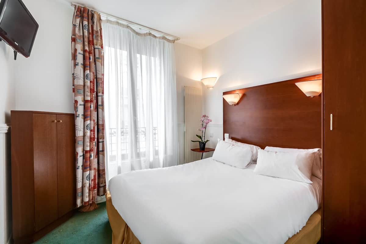 Superior Double Room | Premium bedding, minibar, desk, blackout drapes