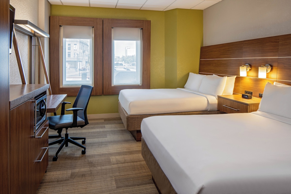 Standard Room, 2 Double Beds, Accessible | Premium bedding, in-room safe, desk, blackout drapes