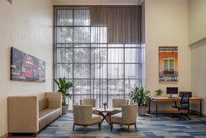 Sala de estar en el lobby