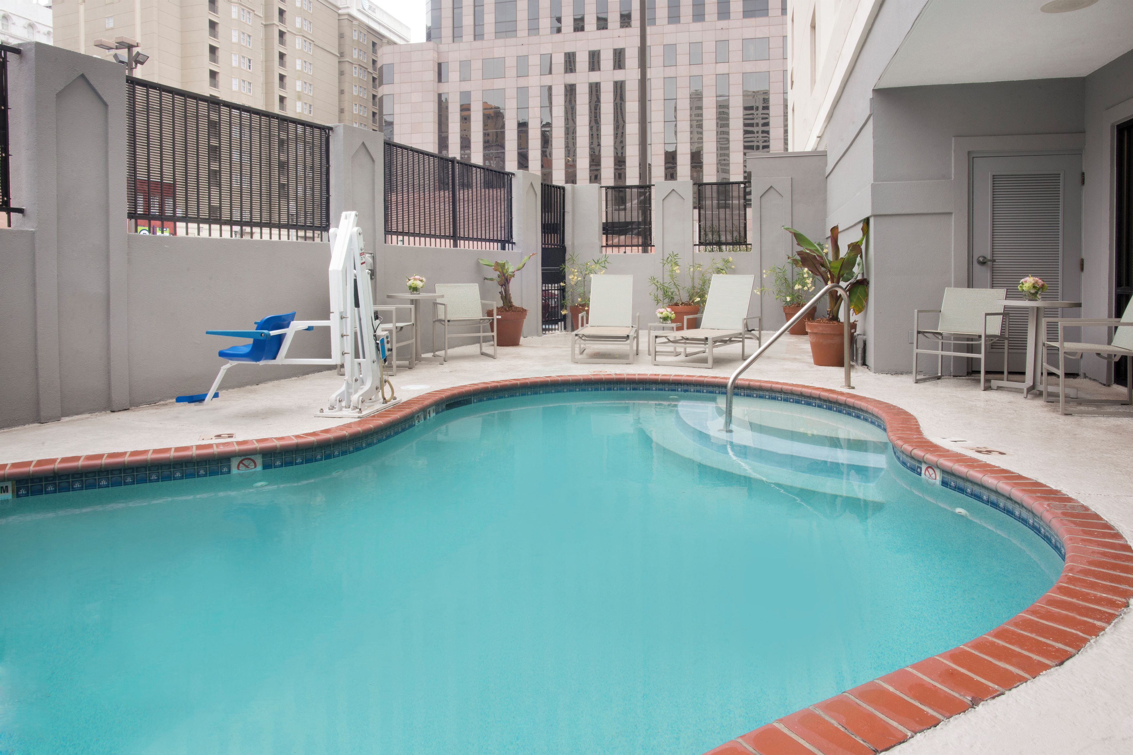 Outdoor pool, open 9:00 AM to 10:00 PM, sun loungers