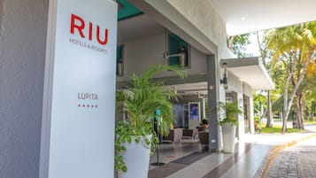 Entrada de la propiedad