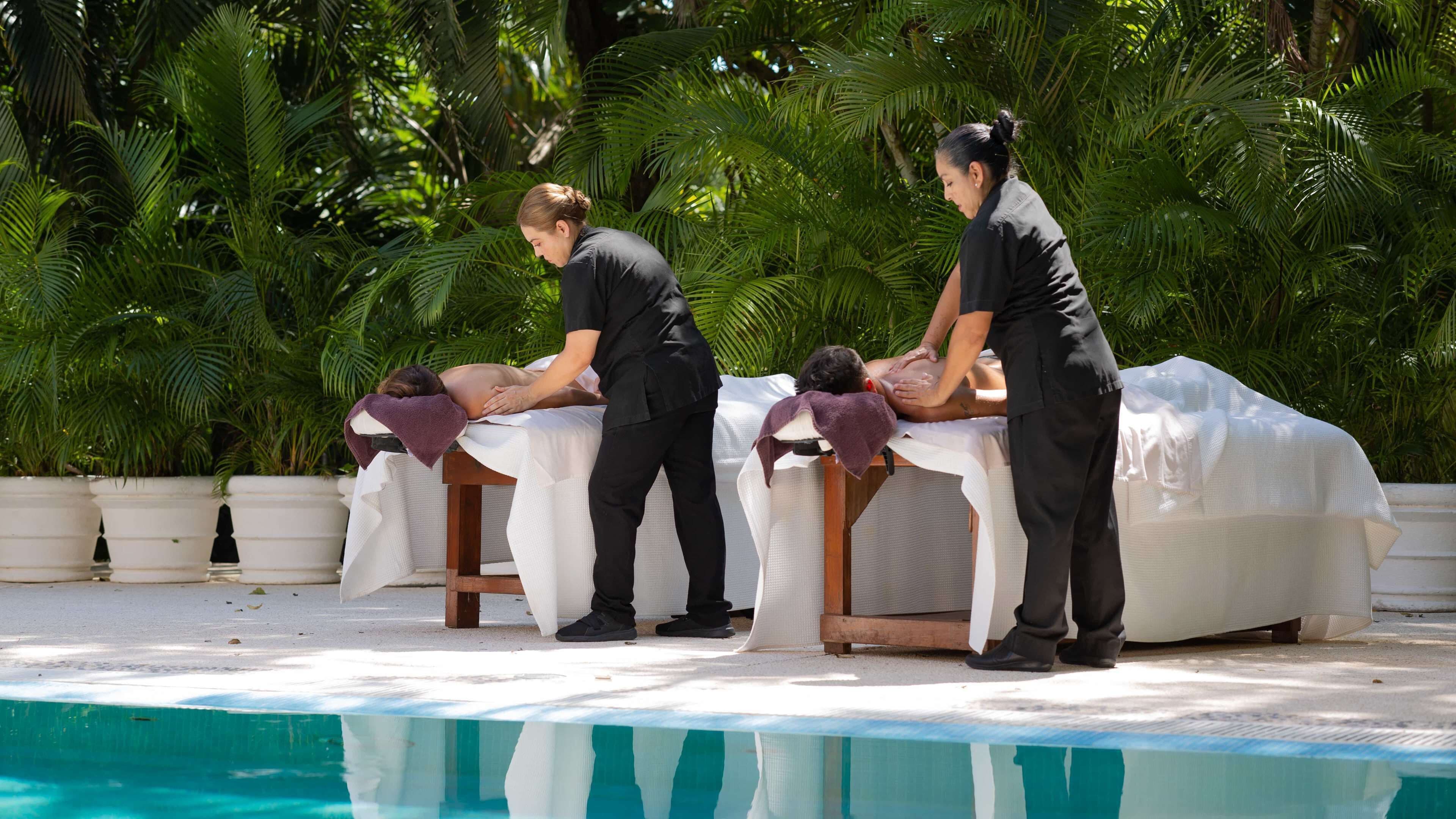 Couples treatment rooms, body treatments, hot stone massages