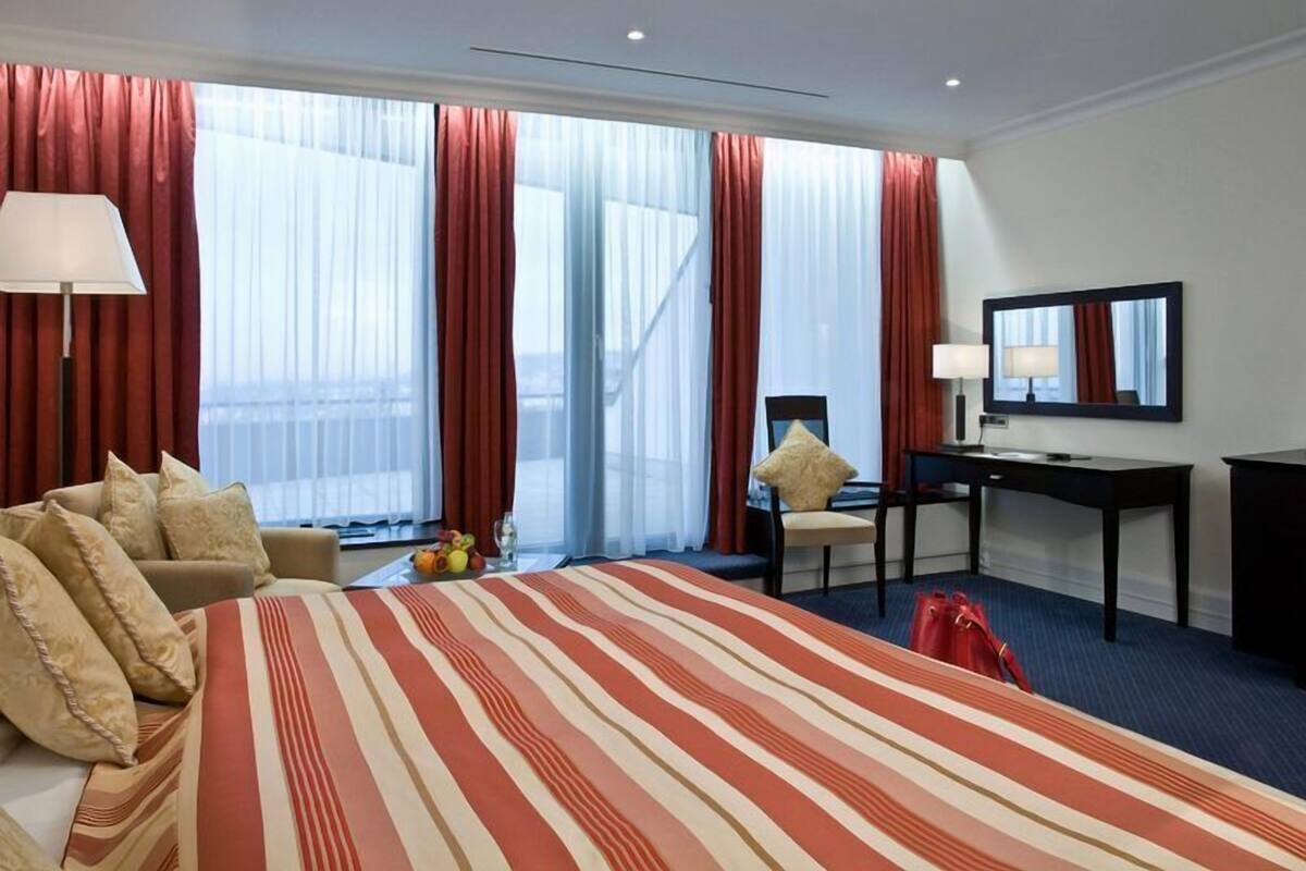 Ropa de cama de alta calidad y minibar