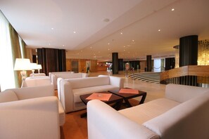 Sala de estar en el lobby