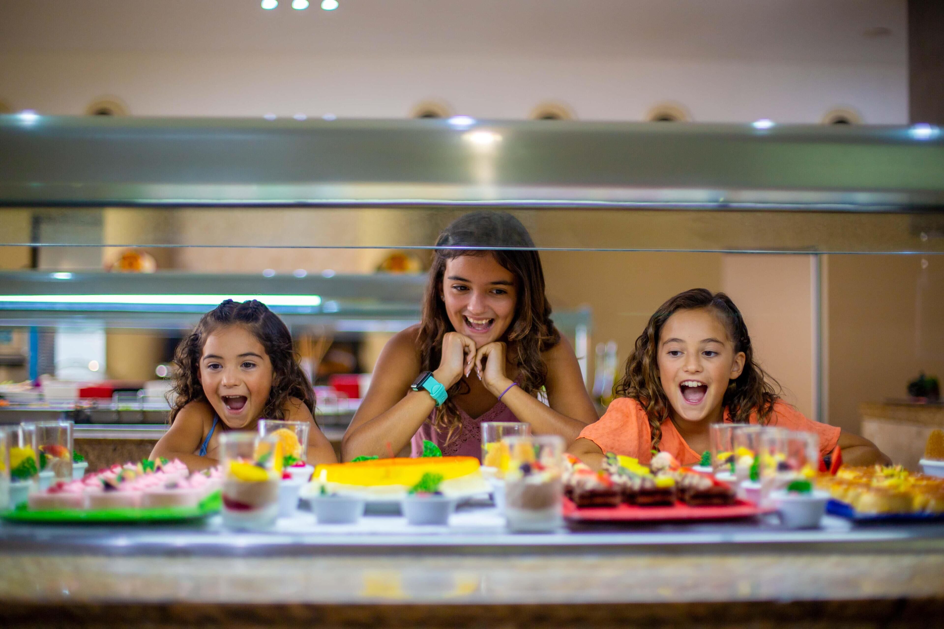 Café da manhã com buffet grátis todos os dias