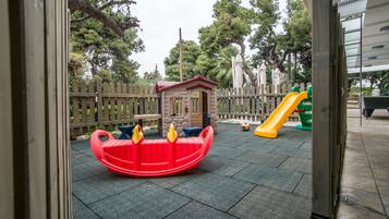 Außen-Kinderspielplatz