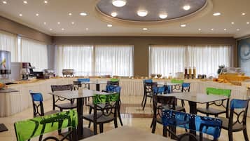 Daily buffet breakfast (EUR 14 per person)
