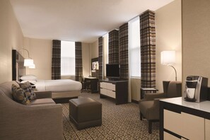 Deluxe Room | Premium bedding, in-room safe, desk, blackout curtains