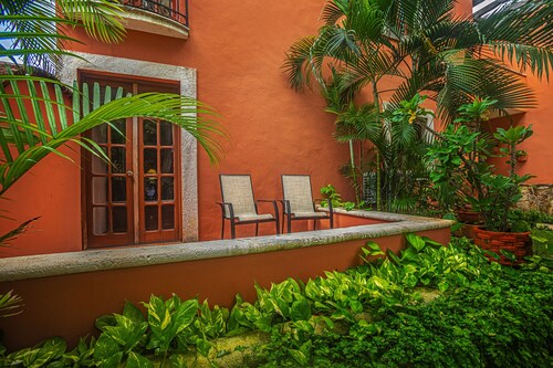 Hacienda San Miguel Hotel & Suites