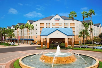 Hotel Exterior at Fairfield Inn & Suites Lake Buena Vista in Marriott Village