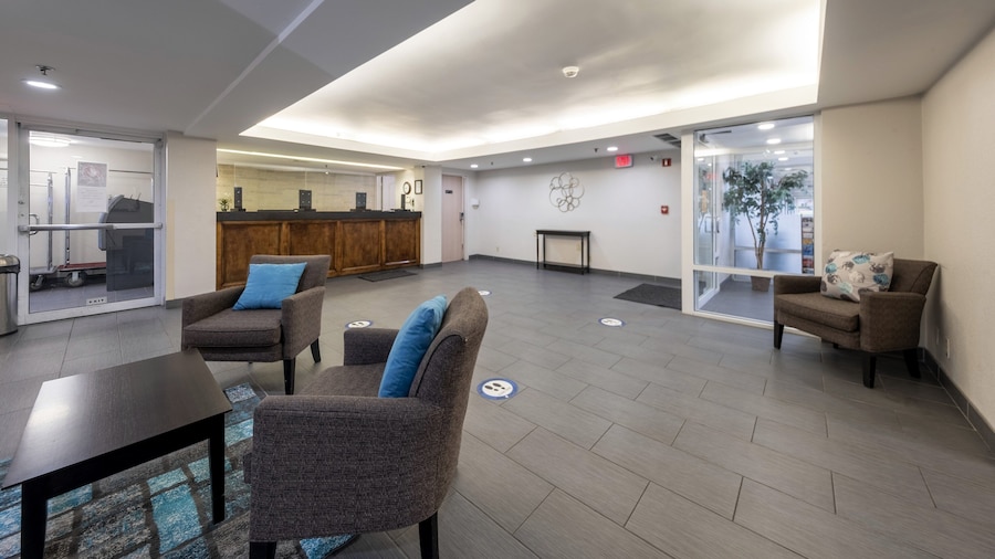 HomeTown Inn by Red Roof East Syracuse