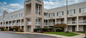 HomeTown Inn by Red Roof East Syracuse