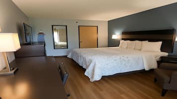 Standard Room, 1 King Bed, Accessible, Non Smoking (Microwave & Refrigerator) | Desk, laptop workspace, blackout drapes, iron/ironing board