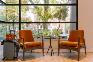 Reception - The Sunset Hotel West End (Vancouver)