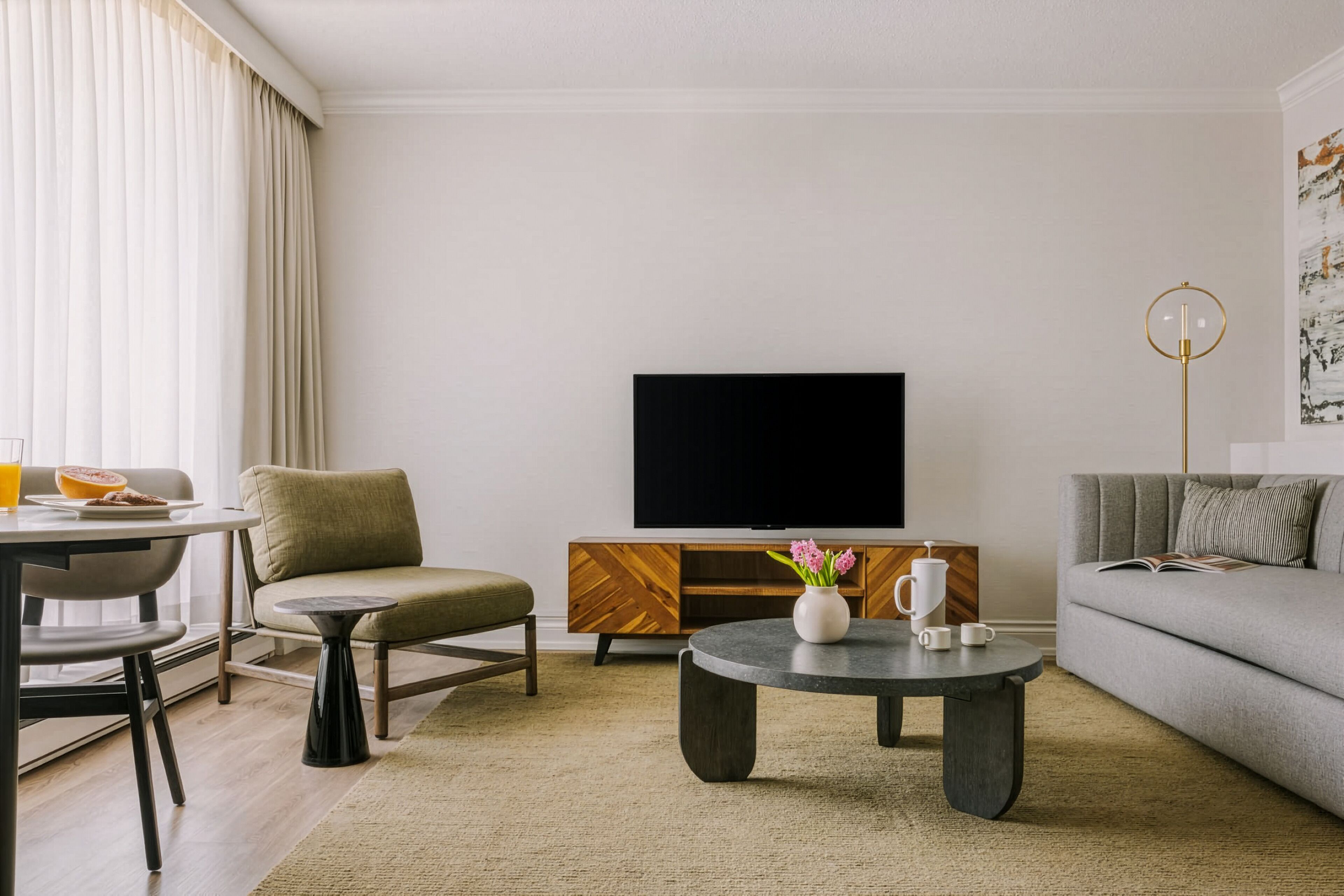 Suite supérieure, 1 très grand lit et 1 canapé-lit | Fer et planche à repasser, accès au Wi-Fi (inclus), literie fournie