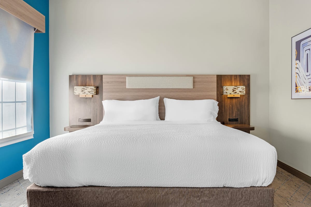 In-room safe, desk, iron/ironing board, WiFi (free)