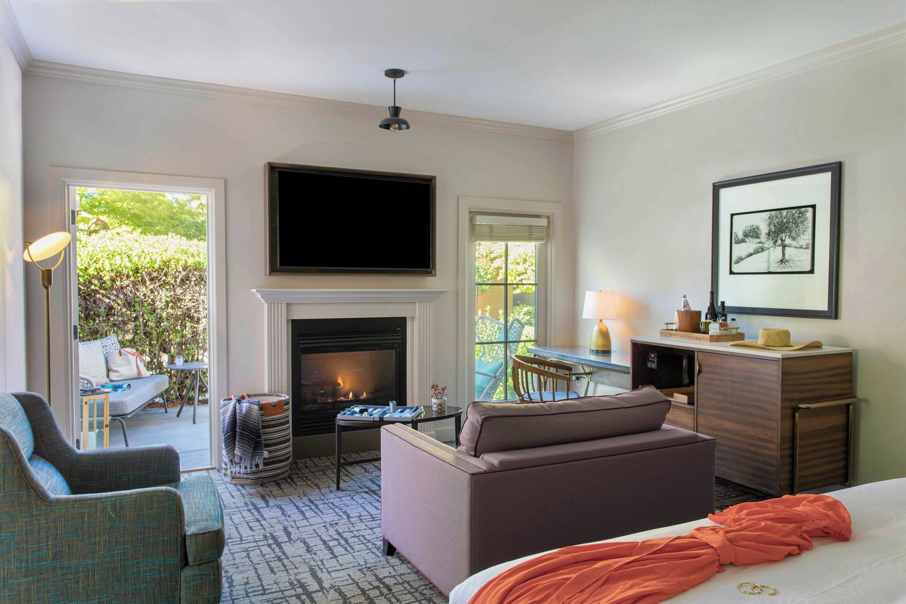 Hochwertige Bettwaren, Daunenbettdecken, Pillowtop-Betten, Schreibtisch