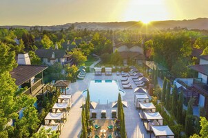 Outdoor pool, open 8 AM to 10 PM, cabanas (surcharge), pool umbrellas