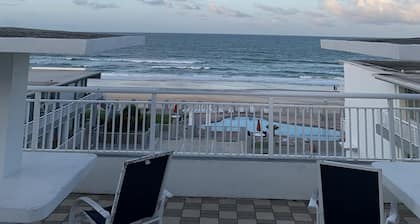 Arya Blu Inn & Suites